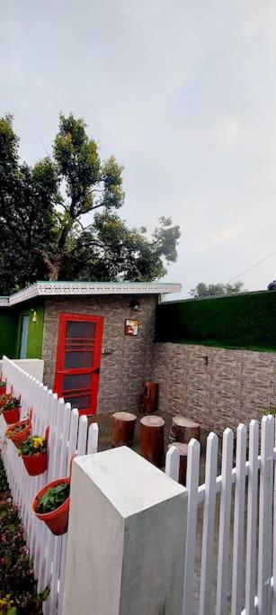 Olive Greens Homestay Dehradun Bagian luar foto