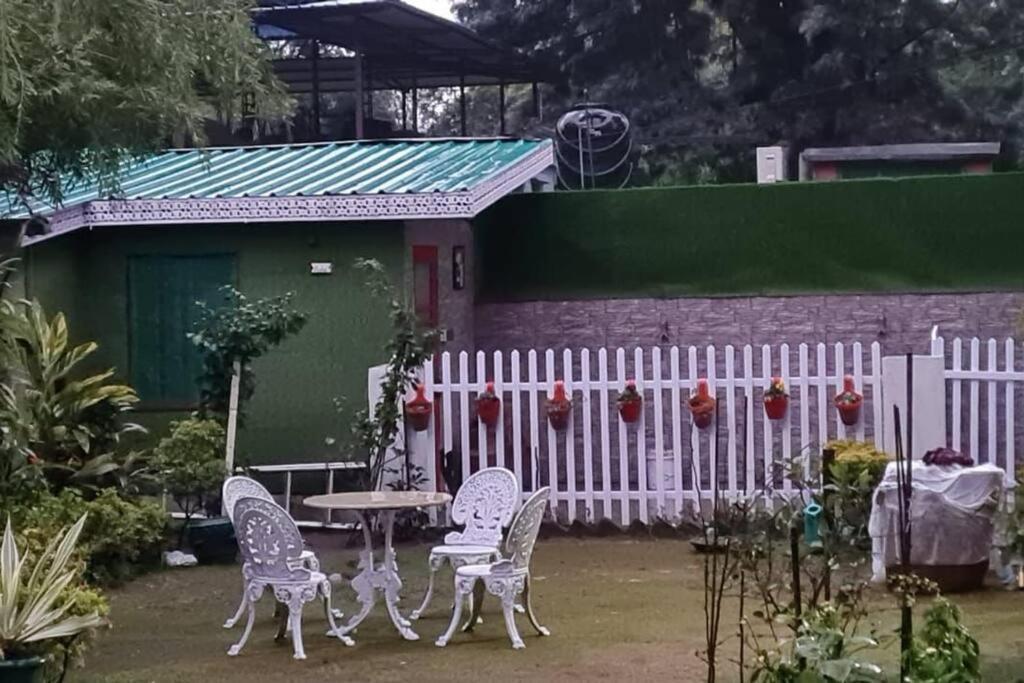 Olive Greens Homestay Dehradun Bagian luar foto